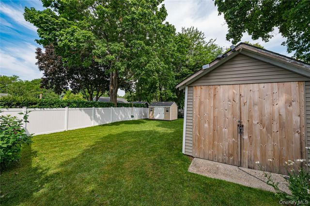 1022 Parkway Street, Riverhead, NY 11901