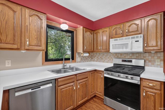 51976 Westwood Forest Drive, South Bend, IN 46628