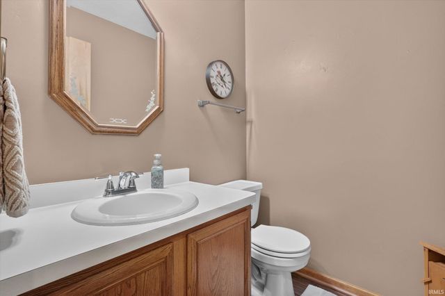 51976 Westwood Forest Drive, South Bend, IN 46628