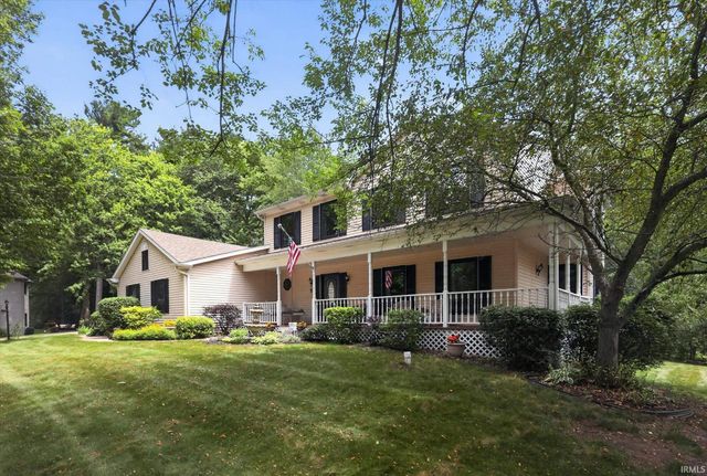 51976 Westwood Forest Drive, South Bend, IN 46628