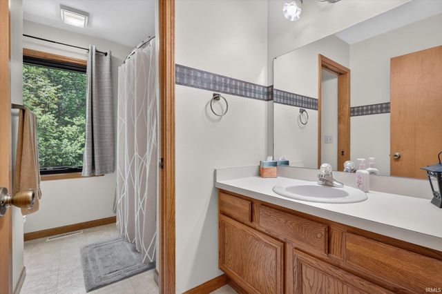 51976 Westwood Forest Drive, South Bend, IN 46628