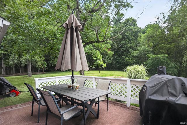 51976 Westwood Forest Drive, South Bend, IN 46628