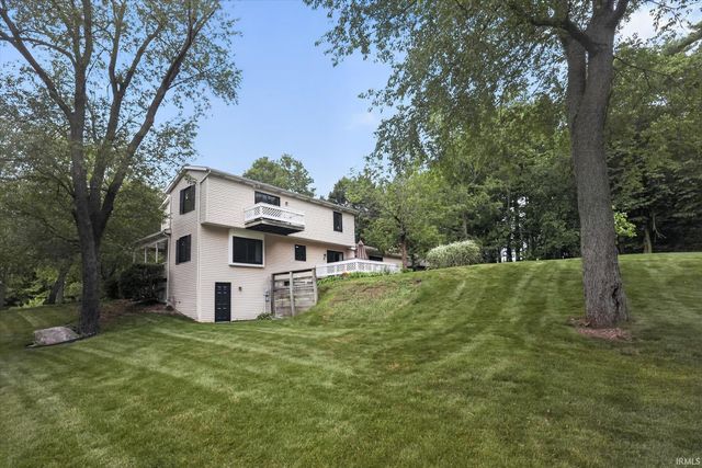 51976 Westwood Forest Drive, South Bend, IN 46628