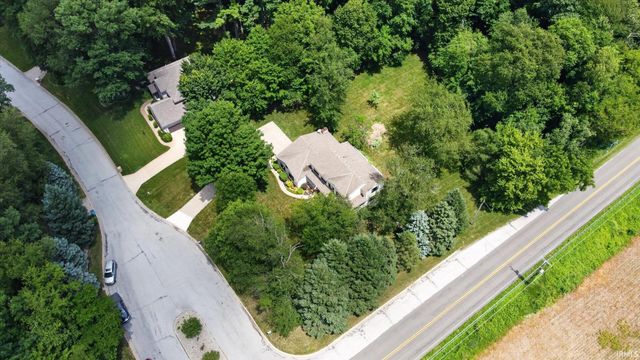 51976 Westwood Forest Drive, South Bend, IN 46628