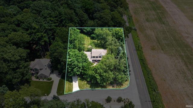 51976 Westwood Forest Drive, South Bend, IN 46628