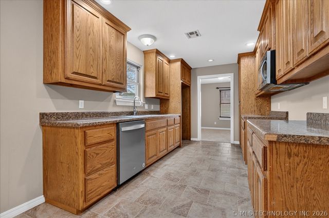 4610 ROLLING MEADOWS Road, Bartlesville, OK 74006