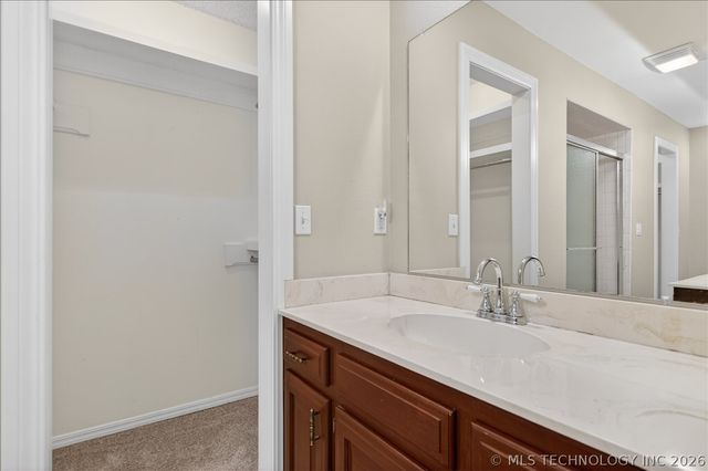 4610 ROLLING MEADOWS Road, Bartlesville, OK 74006