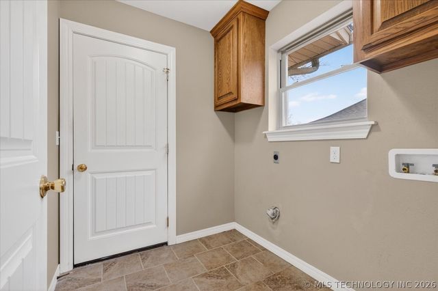 4610 ROLLING MEADOWS Road, Bartlesville, OK 74006