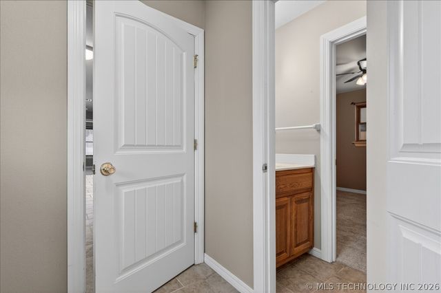 4610 ROLLING MEADOWS Road, Bartlesville, OK 74006