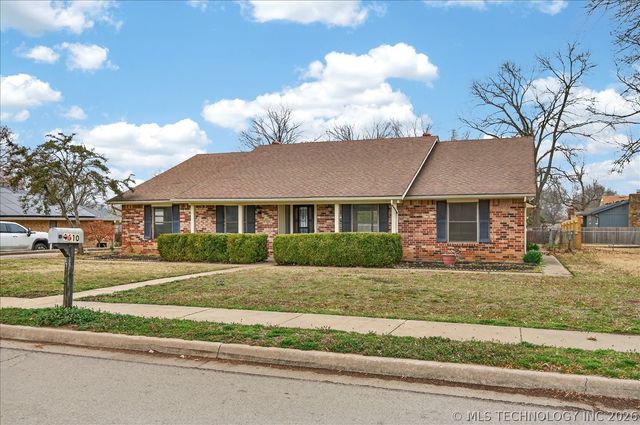 4610 ROLLING MEADOWS Road, Bartlesville, OK 74006