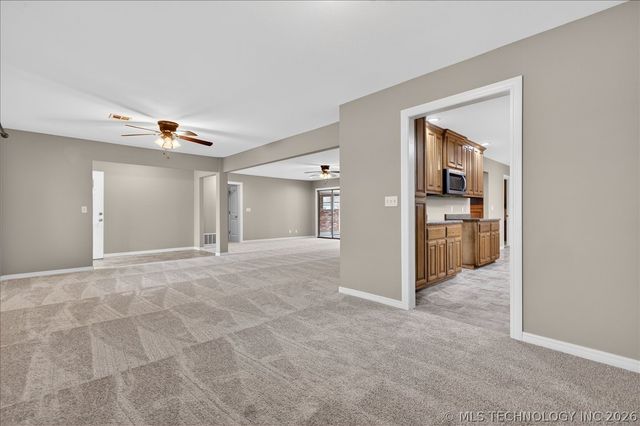 4610 ROLLING MEADOWS Road, Bartlesville, OK 74006