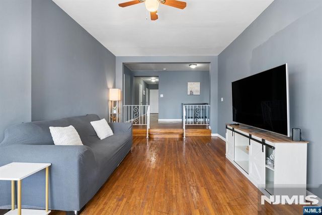 19-31 Lyons 610, Newark, NJ 07112