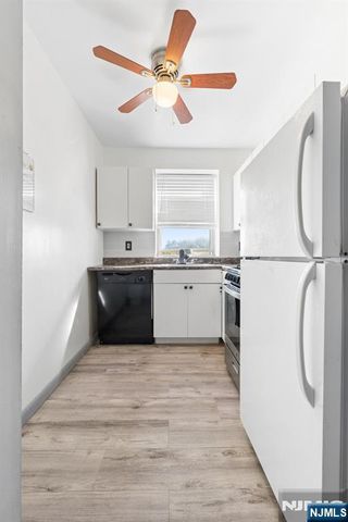 19-31 Lyons 610, Newark, NJ 07112