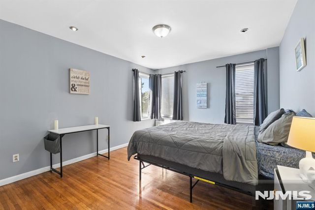 19-31 Lyons 610, Newark, NJ 07112