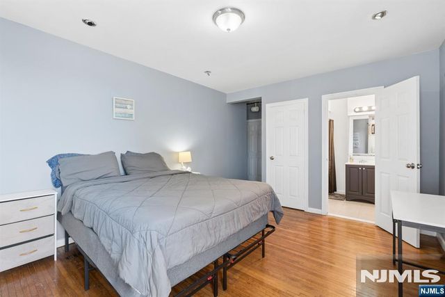 19-31 Lyons 610, Newark, NJ 07112