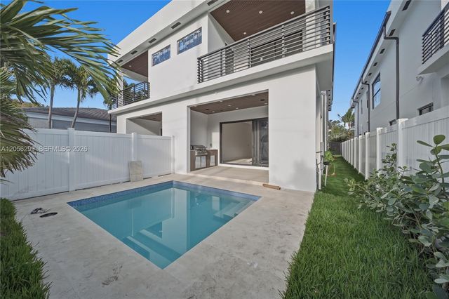 17 SE 12th Avenue, Fort Lauderdale, FL 33301