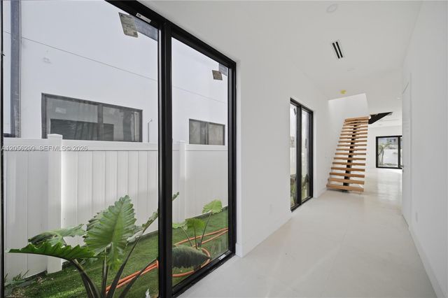 17 SE 12th Avenue, Fort Lauderdale, FL 33301