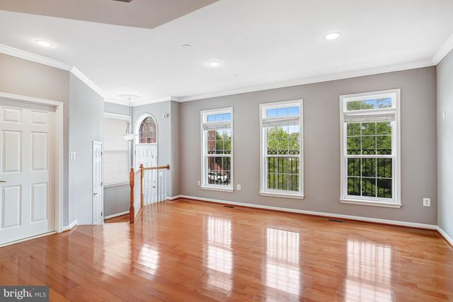 2463 SILK CT, Herndon, VA 20171