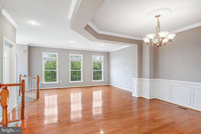 2463 SILK CT, Herndon, VA 20171
