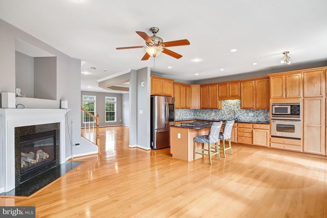 2463 SILK CT, Herndon, VA 20171