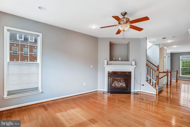 2463 SILK CT, Herndon, VA 20171