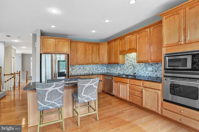2463 SILK CT, Herndon, VA 20171