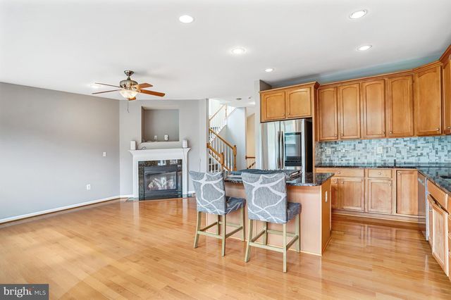 2463 SILK CT, Herndon, VA 20171