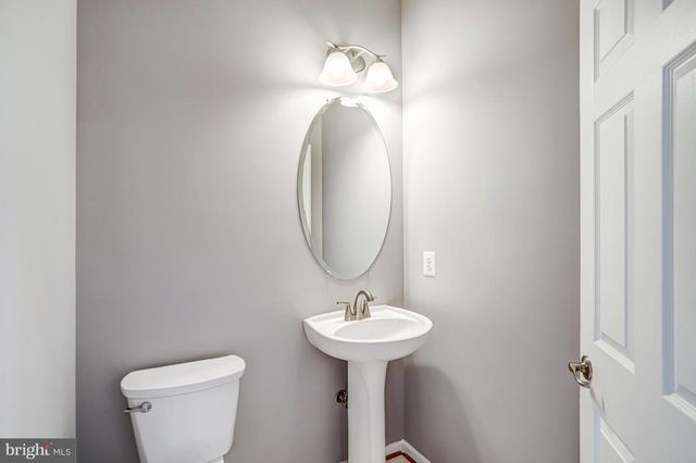 2463 SILK CT, Herndon, VA 20171