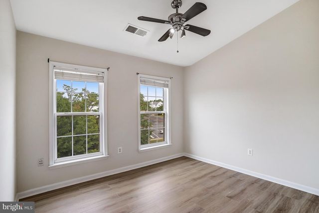 2463 SILK CT, Herndon, VA 20171