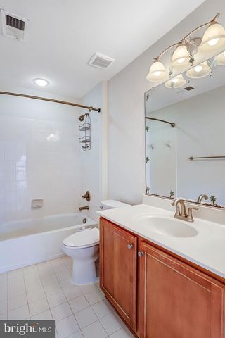 2463 SILK CT, Herndon, VA 20171