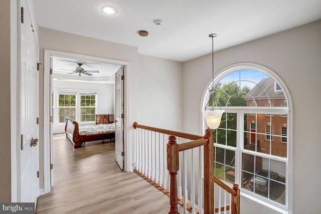 2463 SILK CT, Herndon, VA 20171