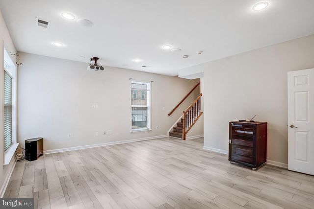 2463 SILK CT, Herndon, VA 20171