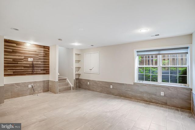 2463 SILK CT, Herndon, VA 20171