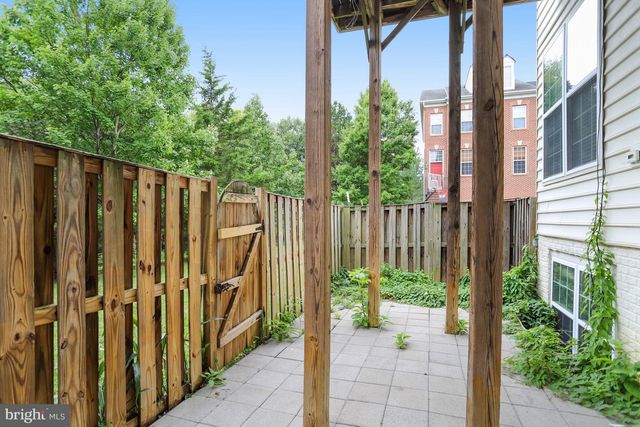 2463 SILK CT, Herndon, VA 20171