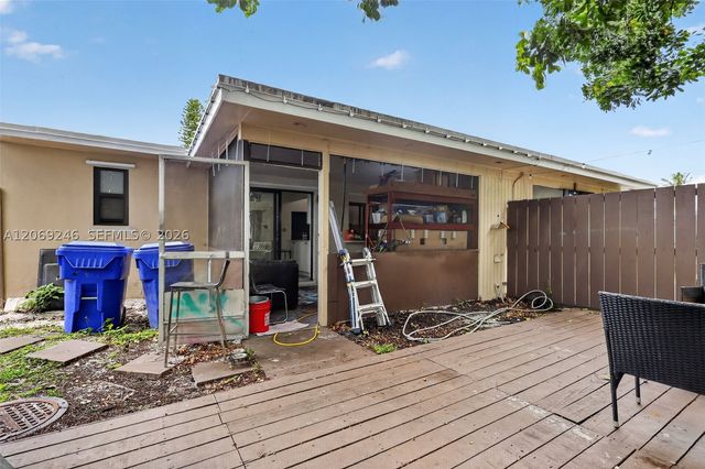 5816 Cleveland St 2, Hollywood, FL 33021