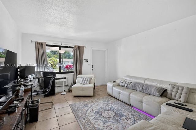 5816 Cleveland St 2, Hollywood, FL 33021