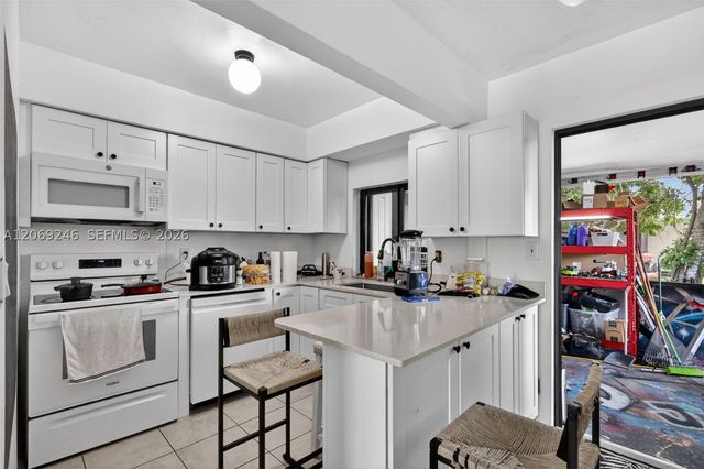 5816 Cleveland St 2, Hollywood, FL 33021