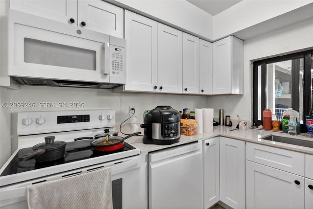 5816 Cleveland St 2, Hollywood, FL 33021