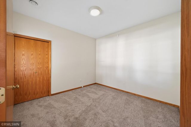 6801 24th Street N, Oakdale, MN 55128