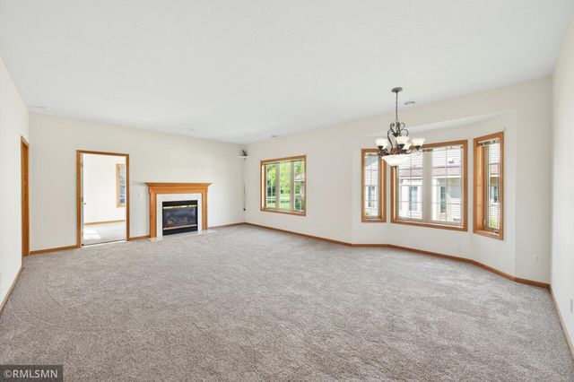 6801 24th Street N, Oakdale, MN 55128