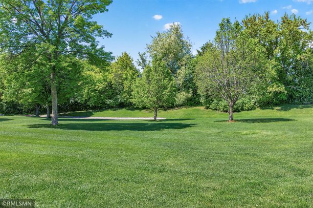 6801 24th Street N, Oakdale, MN 55128