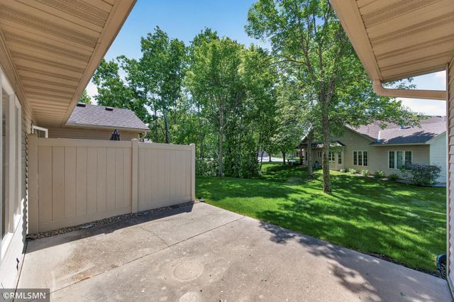 6801 24th Street N, Oakdale, MN 55128