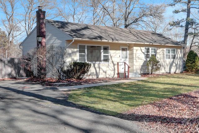 57 Middle Island Road, Medford, NY 11763