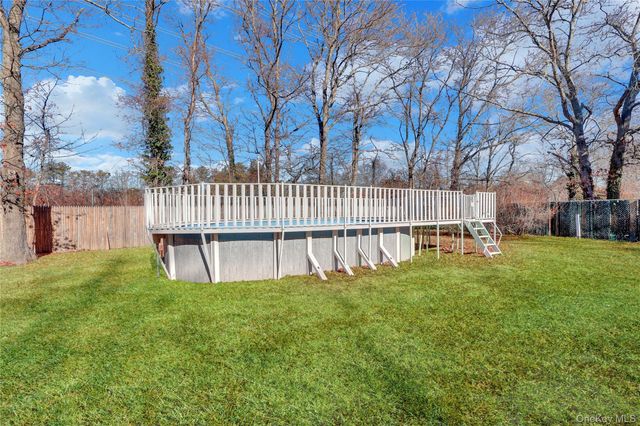 57 Middle Island Road, Medford, NY 11763