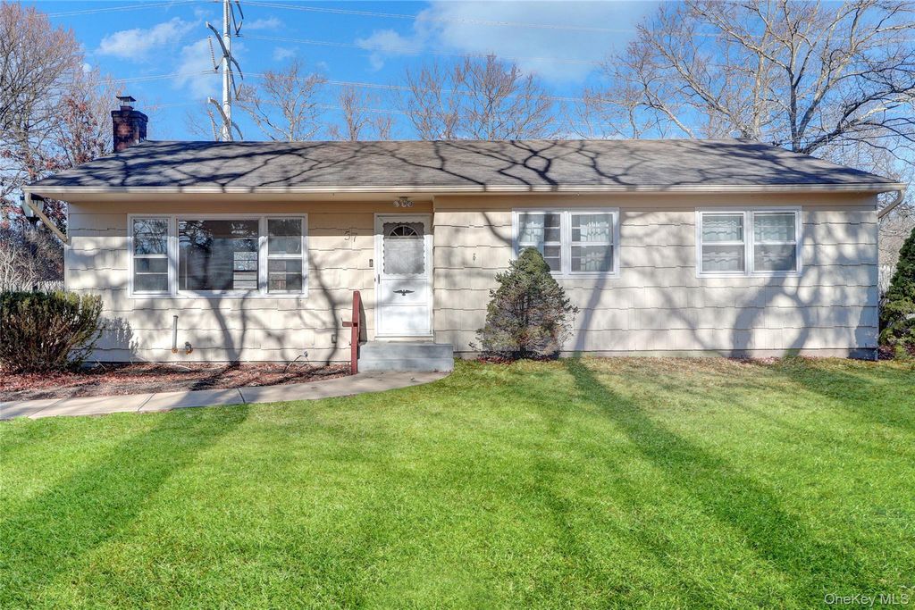 57 Middle Island Road, Medford, NY 11763