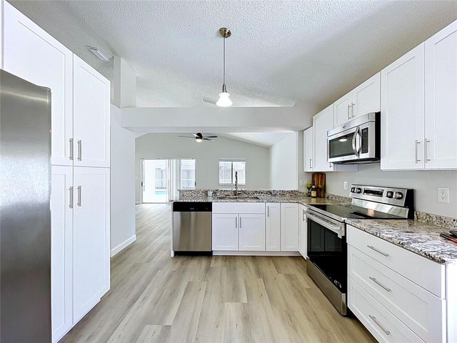 11027 STREAMSIDE DRIVE, Tampa, FL 33624