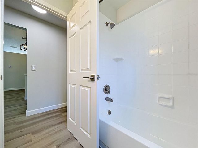 11027 STREAMSIDE DRIVE, Tampa, FL 33624