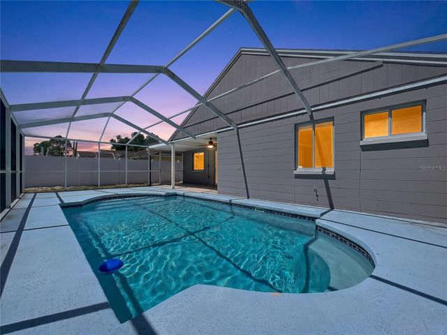 11027 STREAMSIDE DRIVE, Tampa, FL 33624