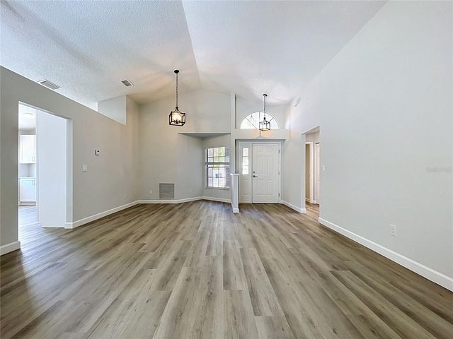 11027 STREAMSIDE DRIVE, Tampa, FL 33624