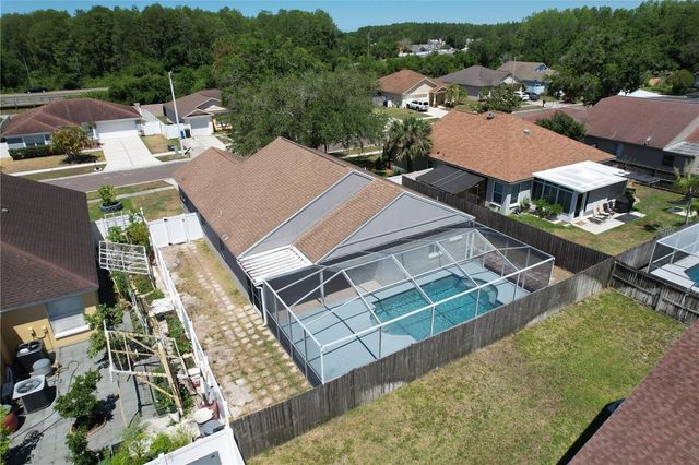 11027 STREAMSIDE DRIVE, Tampa, FL 33624